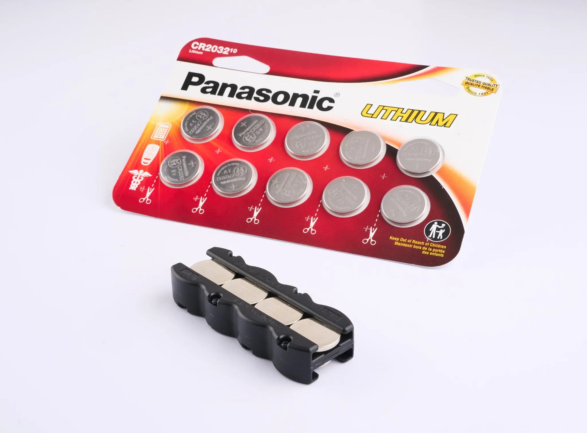 Magnetic Button Caddy 8pk Black+ Panasonic CR2032 10pk Storacell