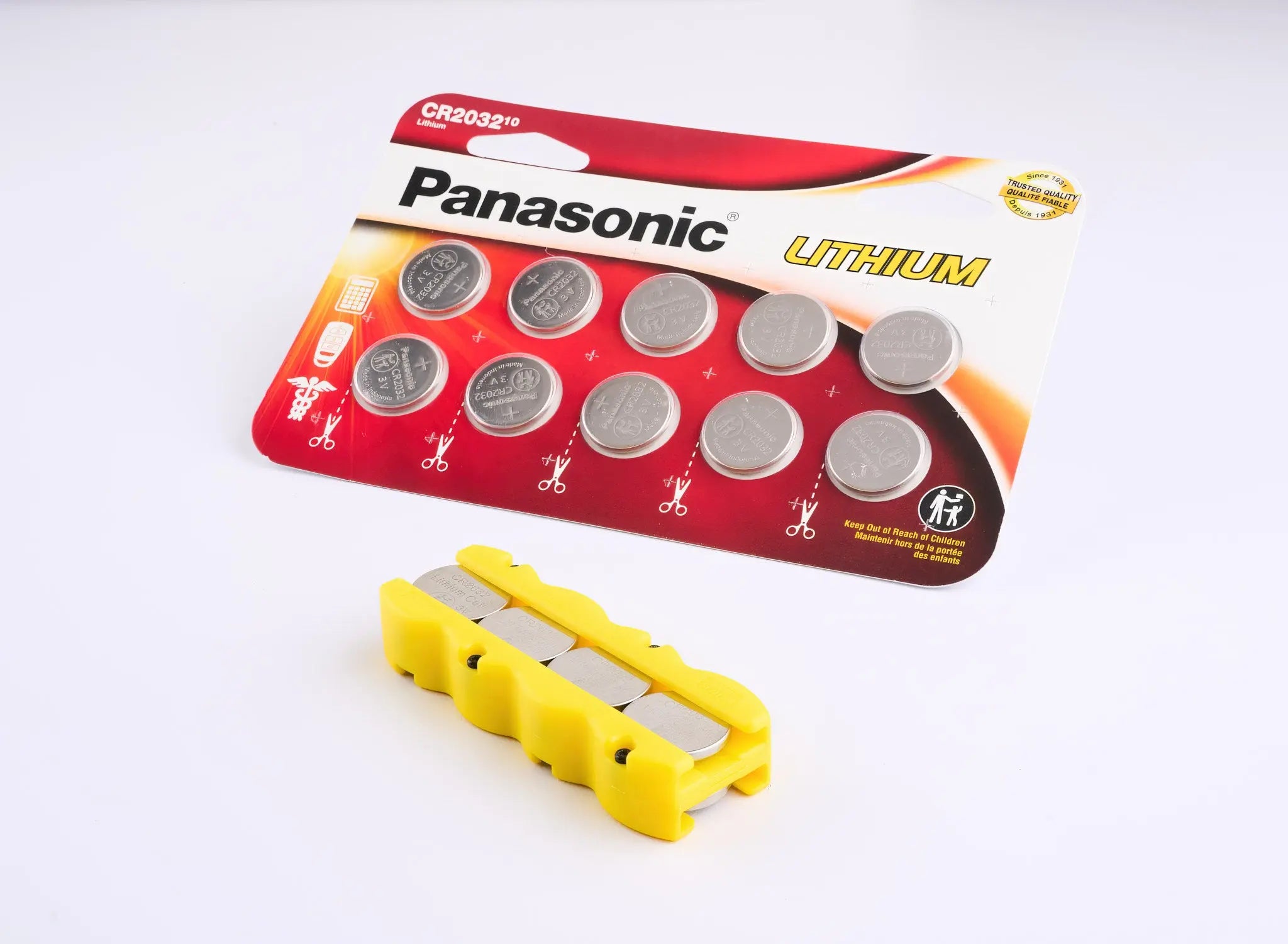 Magnetic Button Caddy 8pk Yellow + Panasonic CR2032 10pk Storacell
